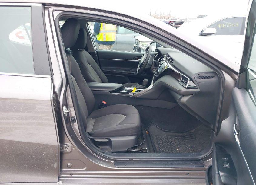 Photo 5 of 2020 Toyota Camry LE AWD (VIN 4T1C11BK2LU017888)