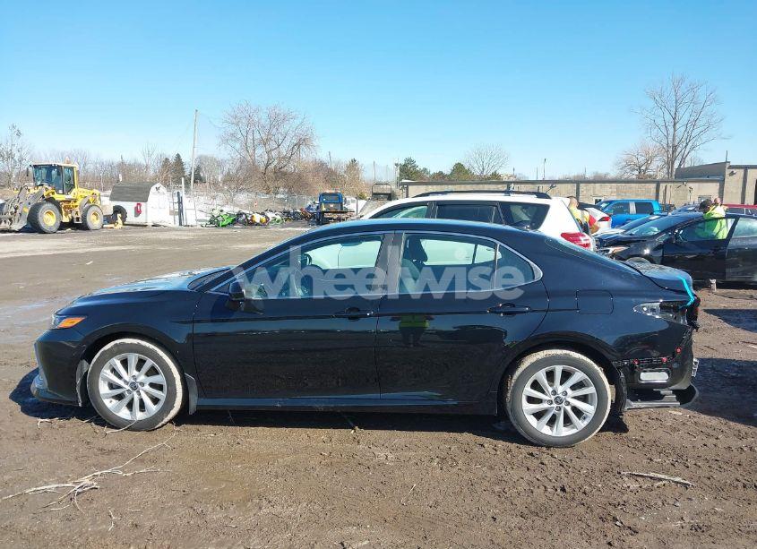 Photo 14 of 2021 Toyota Camry LE AWD (VIN 4T1C11BK2MU033526)