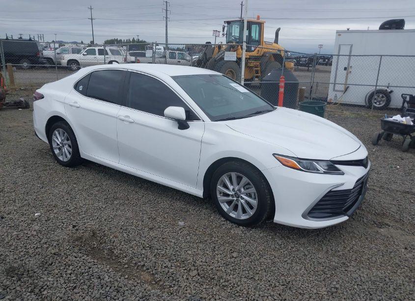 2022 Toyota Camry LE AWD (VIN 4T1C11BK3NU054774) main photo