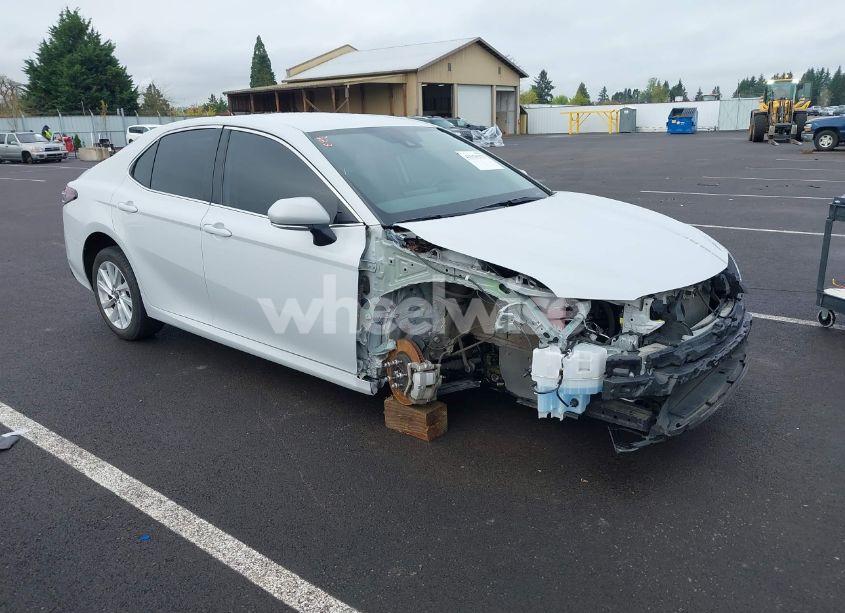 2022 Toyota Camry LE AWD (VIN 4T1C11BK3NU056931) main photo