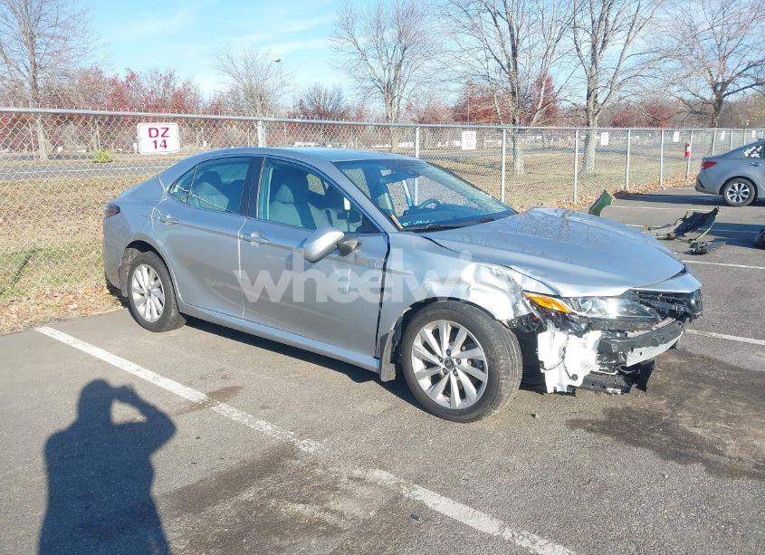 2022 Toyota Camry LE AWD (VIN 4T1C11BK3NU066651) main photo