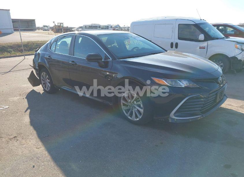 2023 Toyota Camry LE (VIN 4T1C11BK3PU091620) main photo