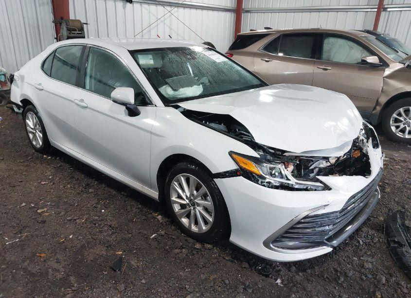 2023 Toyota Camry LE (VIN 4T1C11BK3PU103989) main photo