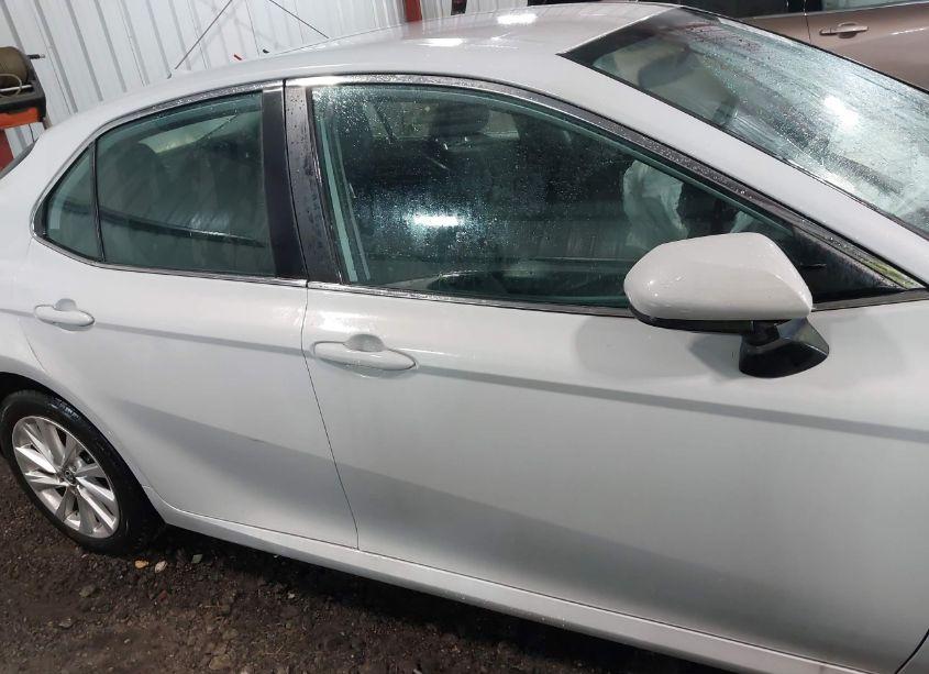 Photo 13 of 2023 Toyota Camry LE (VIN 4T1C11BK3PU103989)