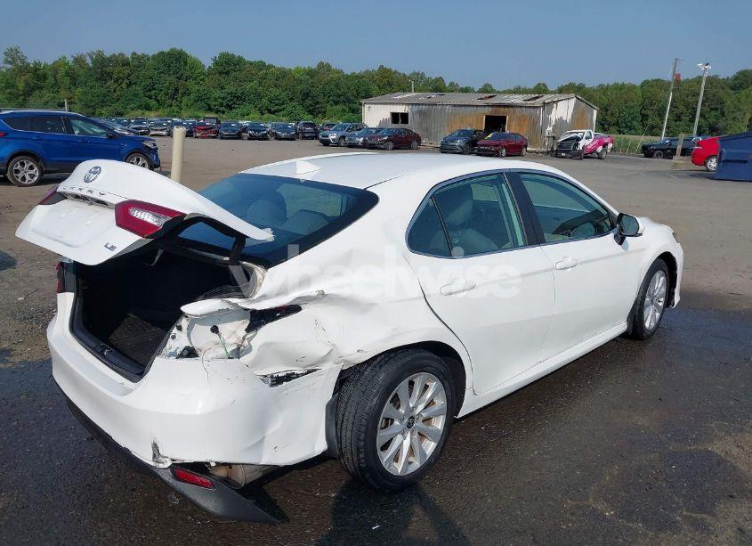 Photo 4 of 2020 Toyota Camry LE AWD (VIN 4T1C11BK4LU010585)