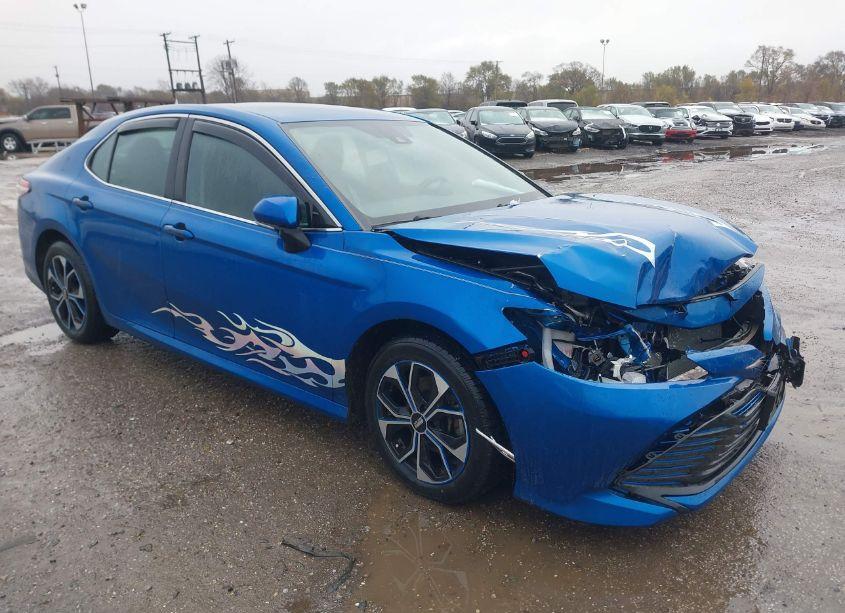 2020 Toyota Camry LE AWD (VIN 4T1C11BK4LU016760) main photo