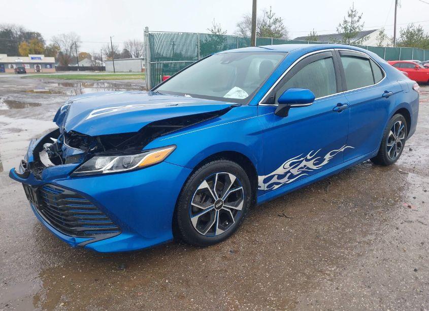 Photo 2 of 2020 Toyota Camry LE AWD (VIN 4T1C11BK4LU016760)
