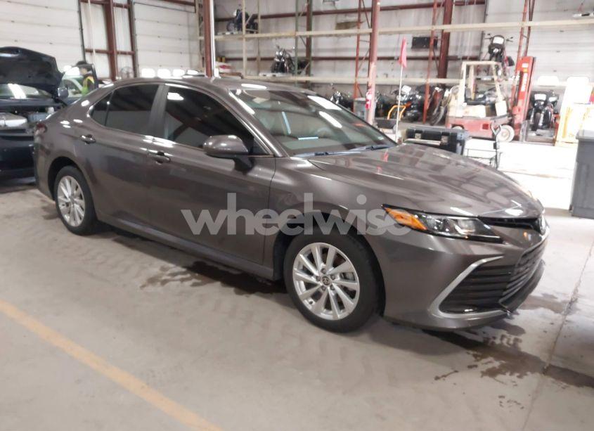 2021 Toyota Camry LE AWD (VIN 4T1C11BK4MU023001) main photo