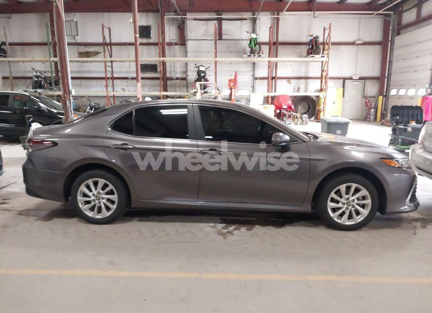 Photo 13 of 2021 Toyota Camry LE AWD (VIN 4T1C11BK4MU023001)