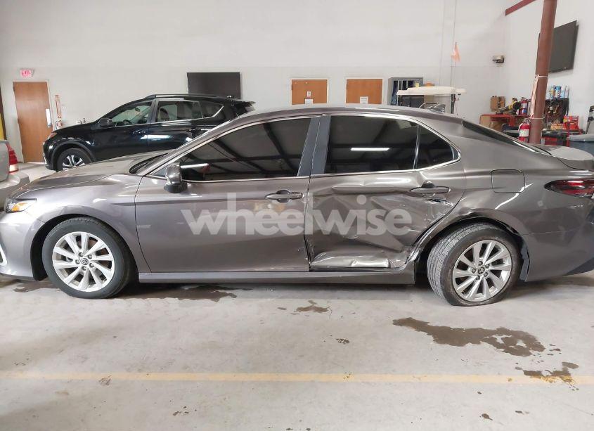 Photo 14 of 2021 Toyota Camry LE AWD (VIN 4T1C11BK4MU023001)