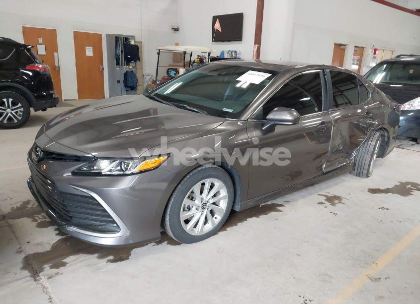 Photo 2 of 2021 Toyota Camry LE AWD (VIN 4T1C11BK4MU023001)