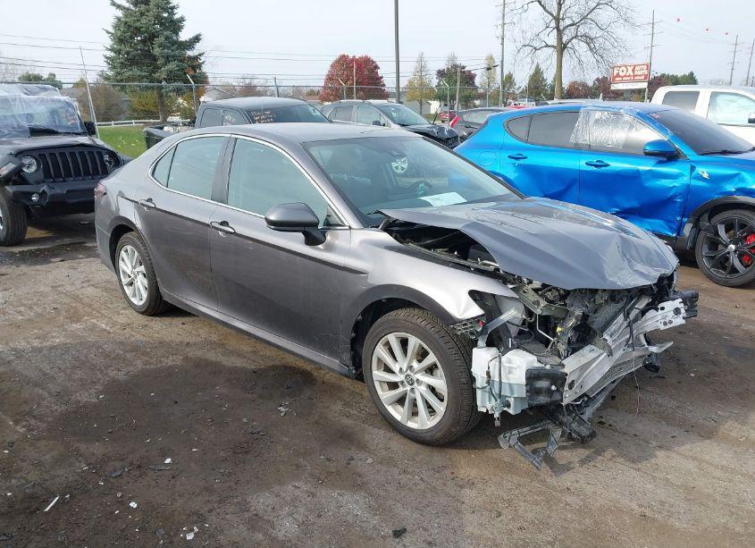 2022 Toyota Camry LE AWD (VIN 4T1C11BK4NU065251) main photo