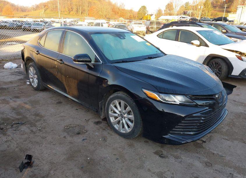 2020 Toyota Camry LE AWD (VIN 4T1C11BK5LU008537) main photo