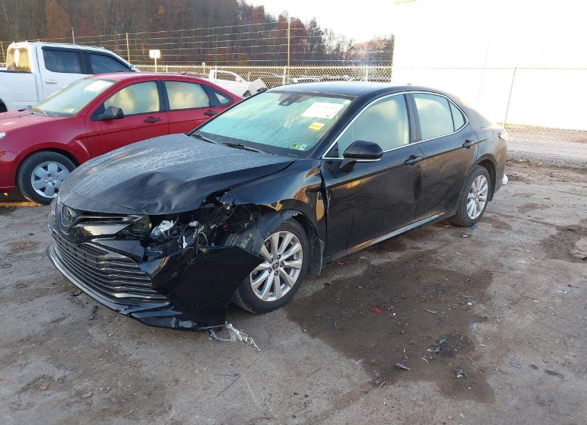 Photo 2 of 2020 Toyota Camry LE AWD (VIN 4T1C11BK5LU008537)