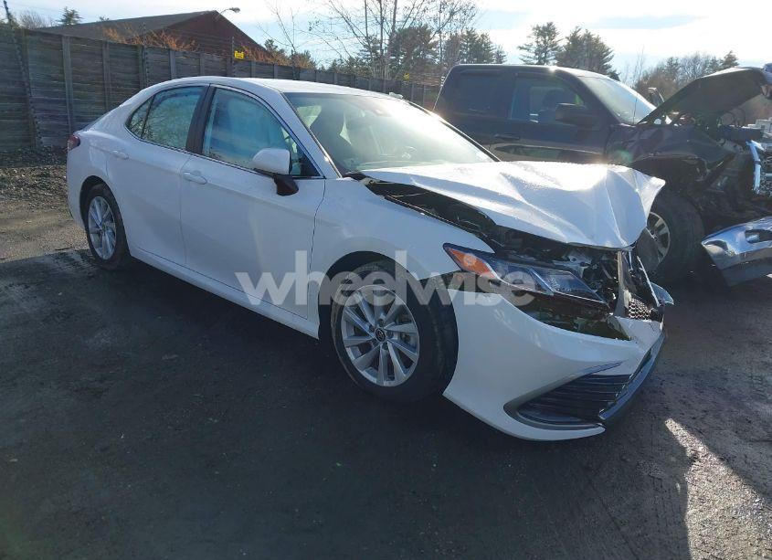 2023 Toyota Camry LE (VIN 4T1C11BK5PU073085) main photo