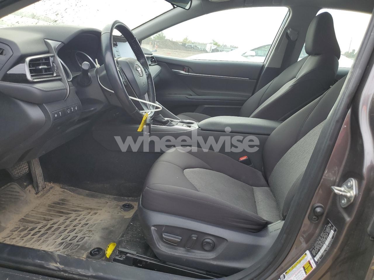 Photo 7 of 2021 TOYOTA CAMRY LE (VIN 4T1C11BK7MU021324)