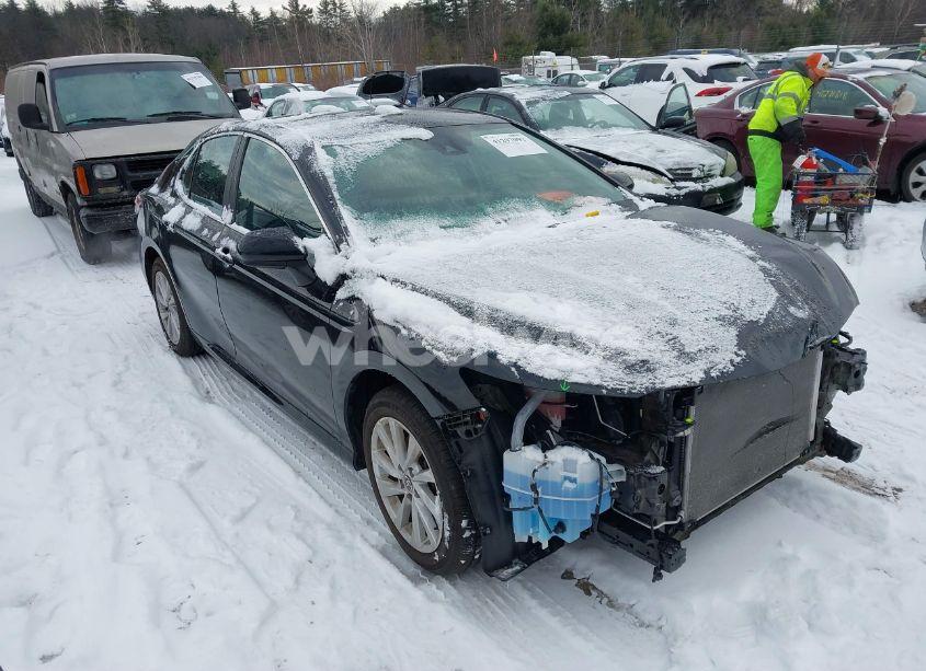 2021 Toyota Camry LE AWD (VIN 4T1C11BK7MU037295) main photo