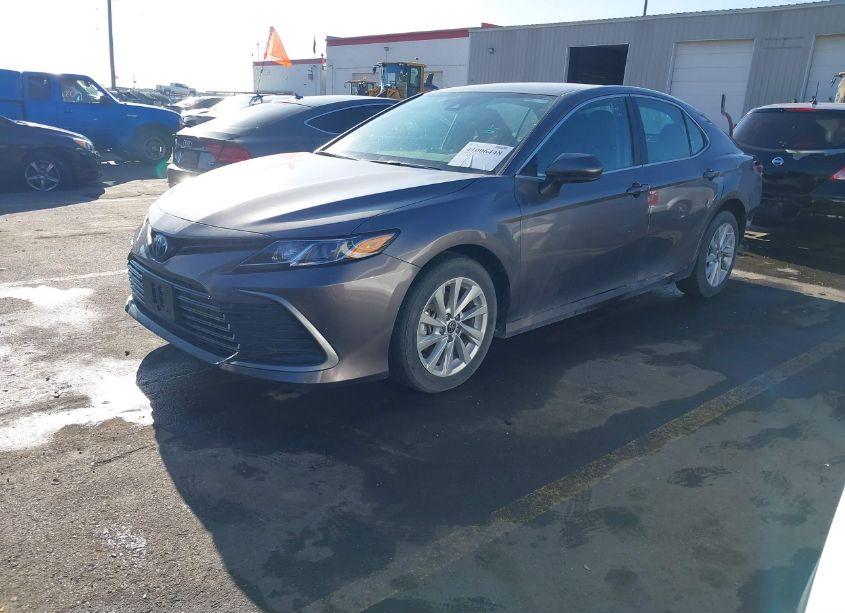 Photo 2 of 2024 Toyota Camry LE (VIN 4T1C11BK8RU121990)