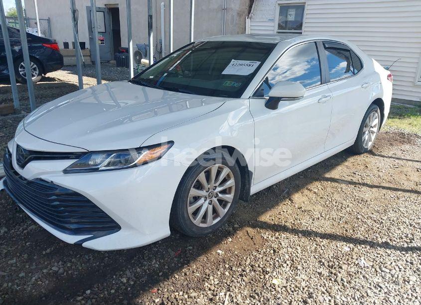 Photo 2 of 2020 Toyota Camry LE AWD (VIN 4T1C11BK9LU007164)