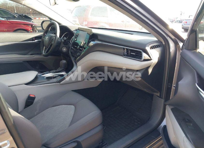 Photo 5 of 2023 Toyota Camry LE (VIN 4T1C11BK9PU102684)