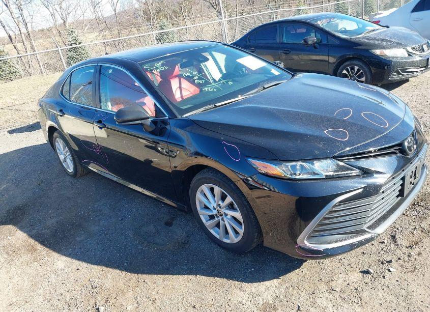 2021 Toyota Camry LE AWD (VIN 4T1C11BKXMU021219) main photo