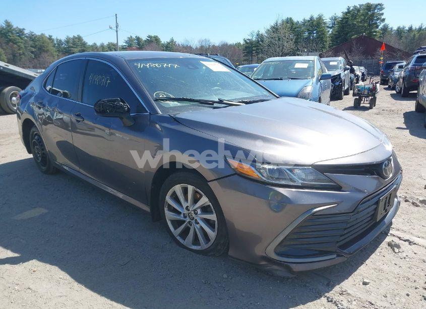 2022 Toyota Camry LE AWD (VIN 4T1C11BKXNU048521) main photo