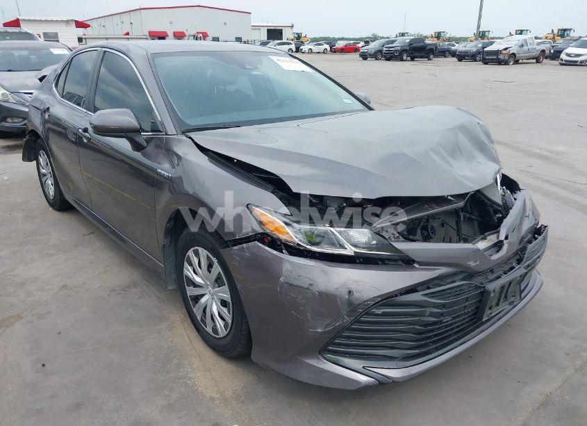 2020 Toyota Camry LE HYBRID (VIN 4T1C31AK0LU523389) main photo