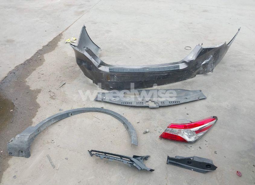 Photo 12 of 2020 Toyota Camry LE HYBRID (VIN 4T1C31AK0LU523389)