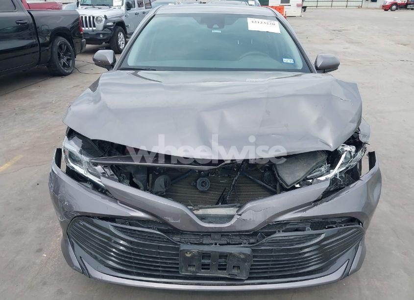 Photo 13 of 2020 Toyota Camry LE HYBRID (VIN 4T1C31AK0LU523389)