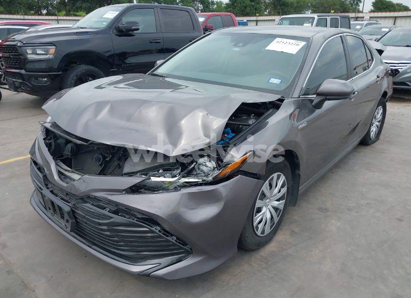 Photo 2 of 2020 Toyota Camry LE HYBRID (VIN 4T1C31AK0LU523389)