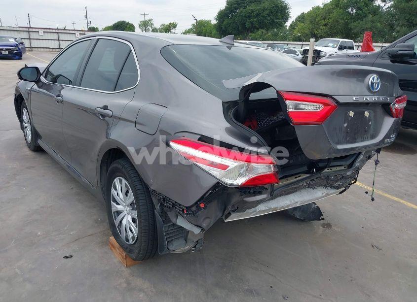 Photo 3 of 2020 Toyota Camry LE HYBRID (VIN 4T1C31AK0LU523389)