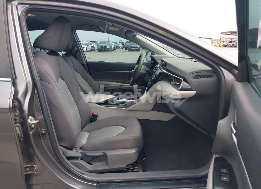 Photo 5 of 2020 Toyota Camry LE HYBRID (VIN 4T1C31AK0LU523389)