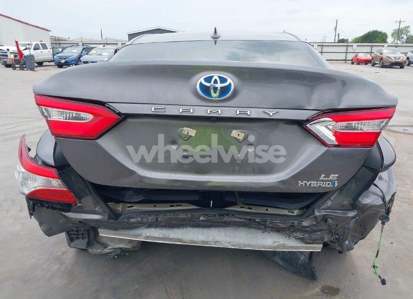 Photo 6 of 2020 Toyota Camry LE HYBRID (VIN 4T1C31AK0LU523389)