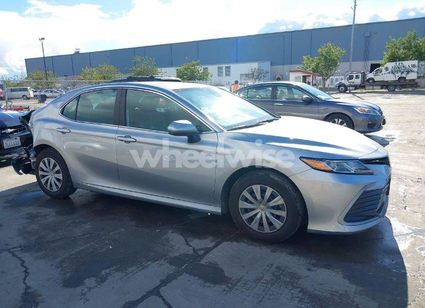 2023 Toyota Camry LE HYBRID (VIN 4T1C31AK0PU601370) main photo