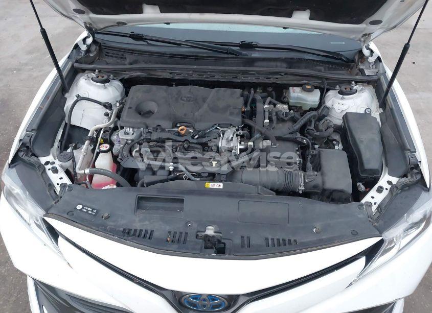 Photo 10 of 2020 Toyota Camry LE HYBRID (VIN 4T1C31AK1LU525670)
