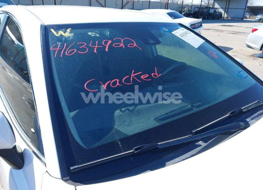 Photo 13 of 2020 Toyota Camry LE HYBRID (VIN 4T1C31AK1LU525670)