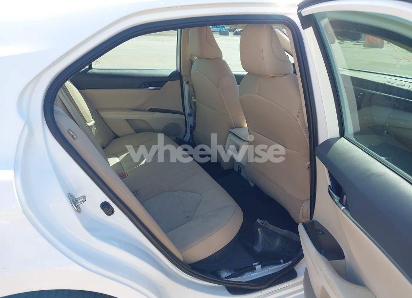 Photo 8 of 2020 Toyota Camry LE HYBRID (VIN 4T1C31AK1LU525670)