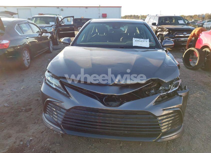 Photo 12 of 2021 Toyota Camry LE HYBRID (VIN 4T1C31AK1MU555589)