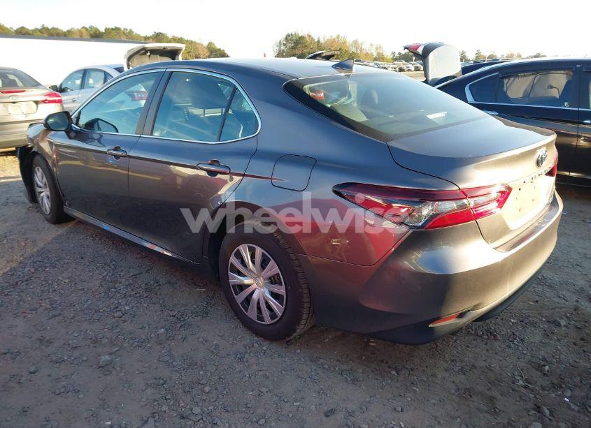 Photo 3 of 2021 Toyota Camry LE HYBRID (VIN 4T1C31AK1MU555589)