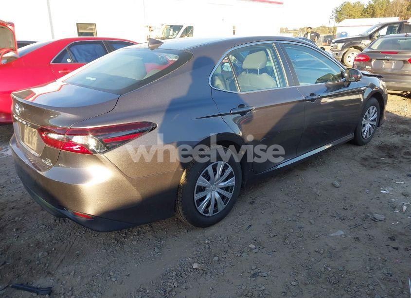 Photo 4 of 2021 Toyota Camry LE HYBRID (VIN 4T1C31AK1MU555589)