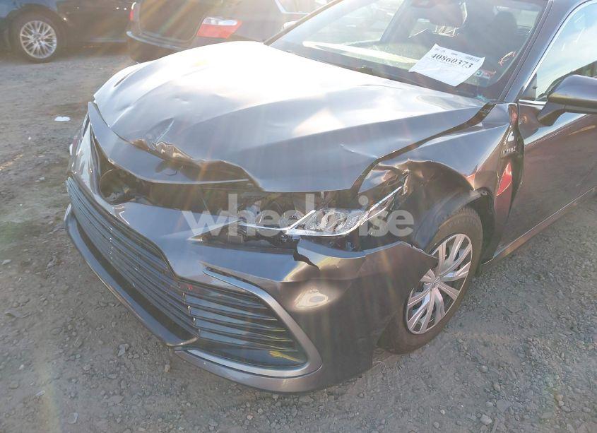 Photo 6 of 2021 Toyota Camry LE HYBRID (VIN 4T1C31AK1MU555589)