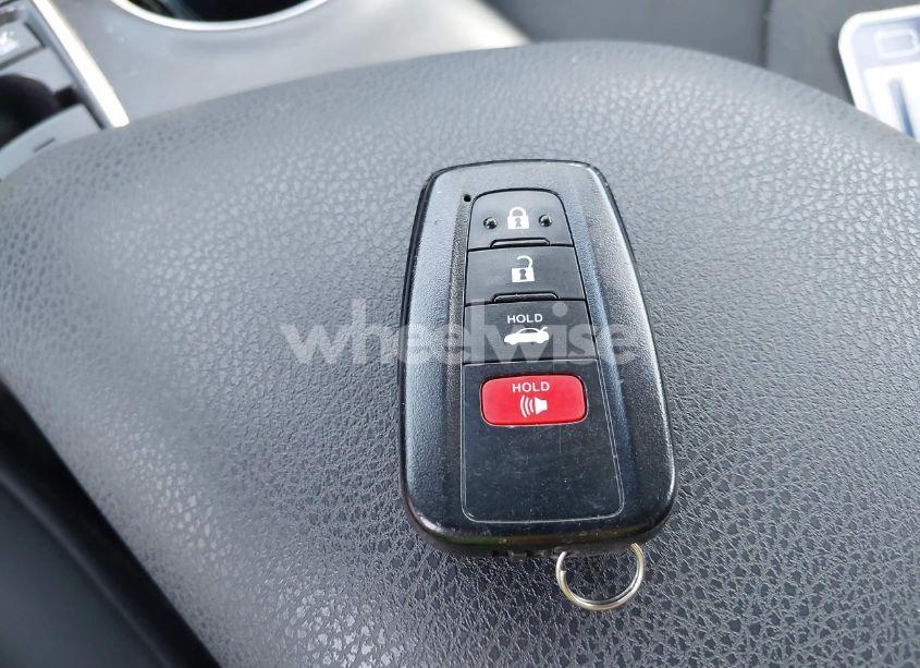 Photo 11 of 2022 Toyota Camry LE (VIN 4T1C31AK1NU580817)