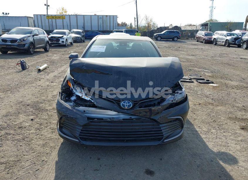 Photo 6 of 2022 Toyota Camry LE (VIN 4T1C31AK1NU580817)