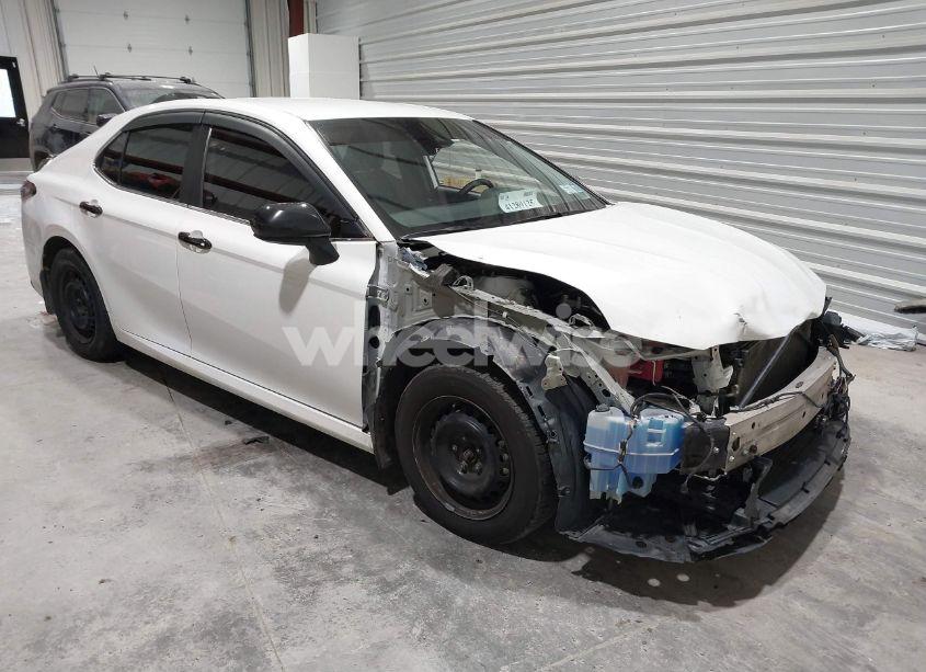 2022 Toyota Camry LE HYBRID (VIN 4T1C31AK1NU592305) main photo