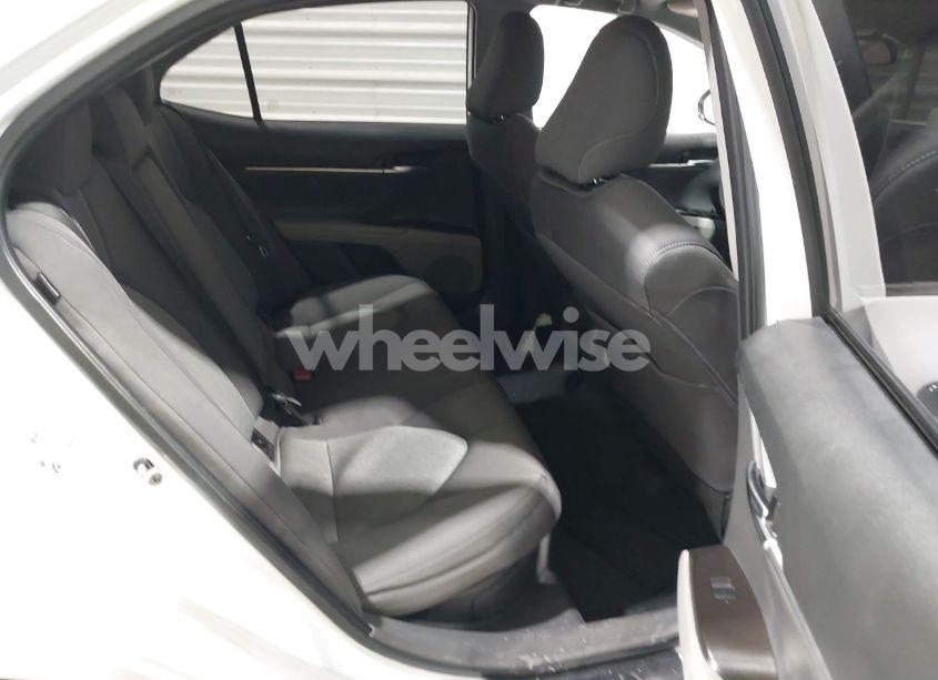 Photo 8 of 2022 Toyota Camry LE HYBRID (VIN 4T1C31AK1NU592305)