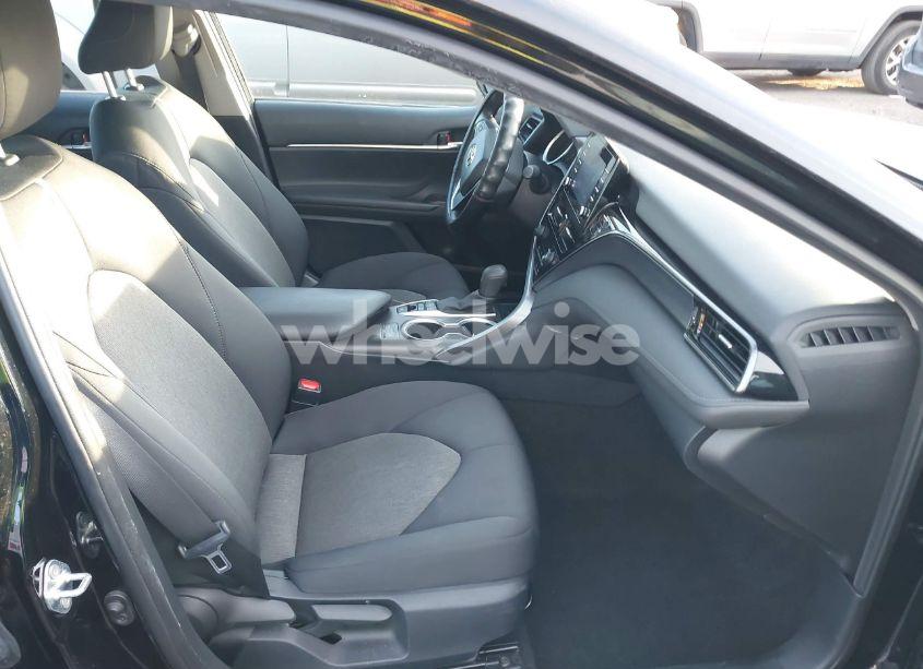 Photo 5 of 2022 Toyota Camry LE HYBRID (VIN 4T1C31AK1NU597827)