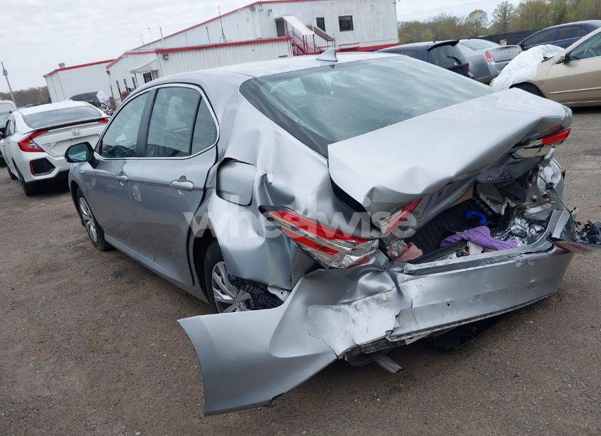 Photo 3 of 2020 Toyota Camry LE HYBRID (VIN 4T1C31AK2LU530862)