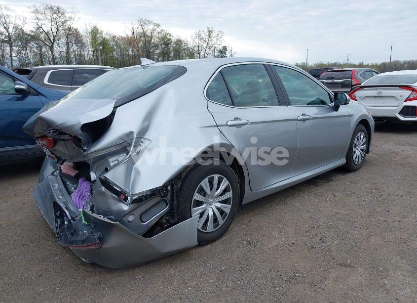 Photo 4 of 2020 Toyota Camry LE HYBRID (VIN 4T1C31AK2LU530862)