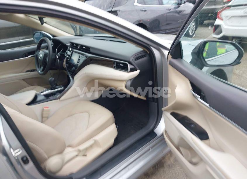 Photo 5 of 2020 Toyota Camry LE HYBRID (VIN 4T1C31AK2LU530862)