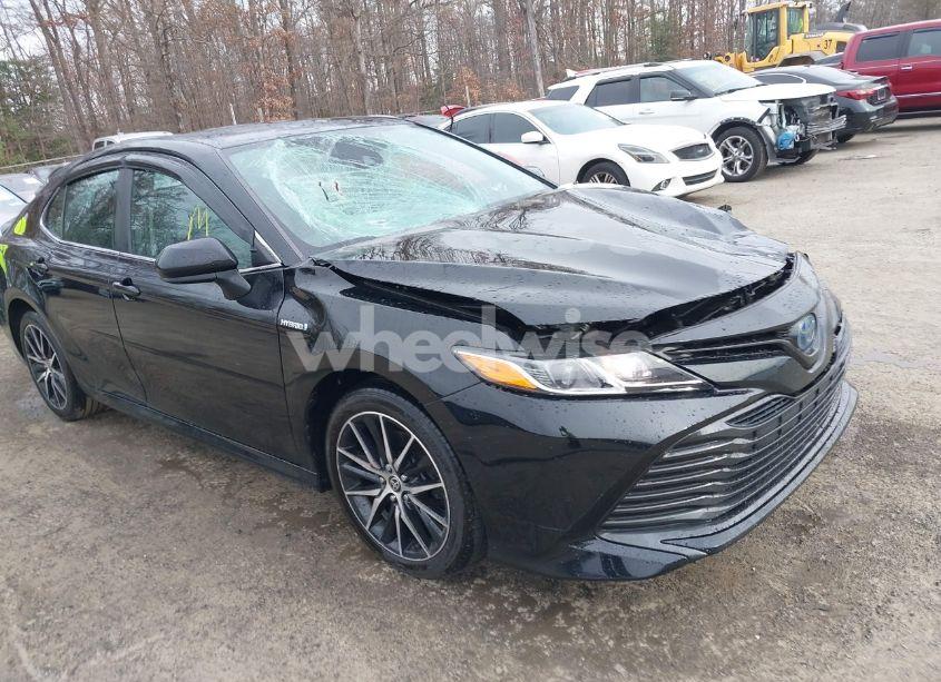 2020 Toyota Camry LE HYBRID (VIN 4T1C31AK2LU538685) main photo